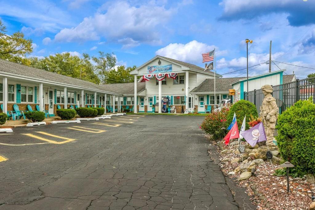 Riviera Motel Erie Exterior photo