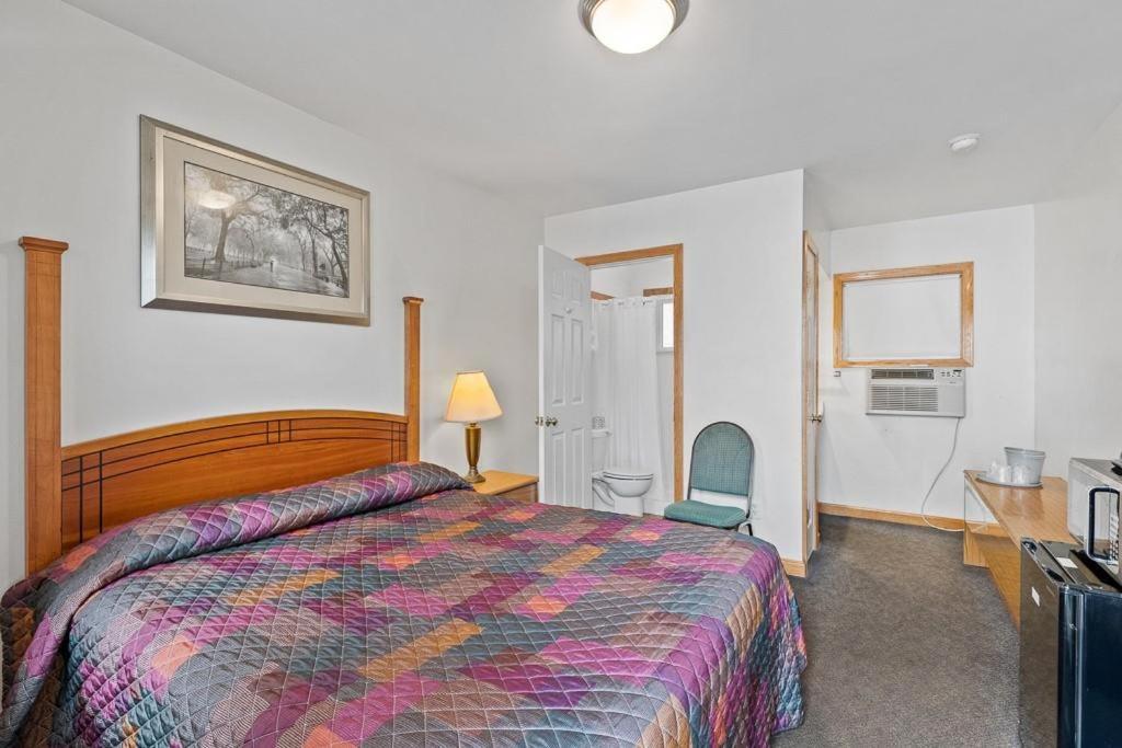 Riviera Motel Erie Exterior photo