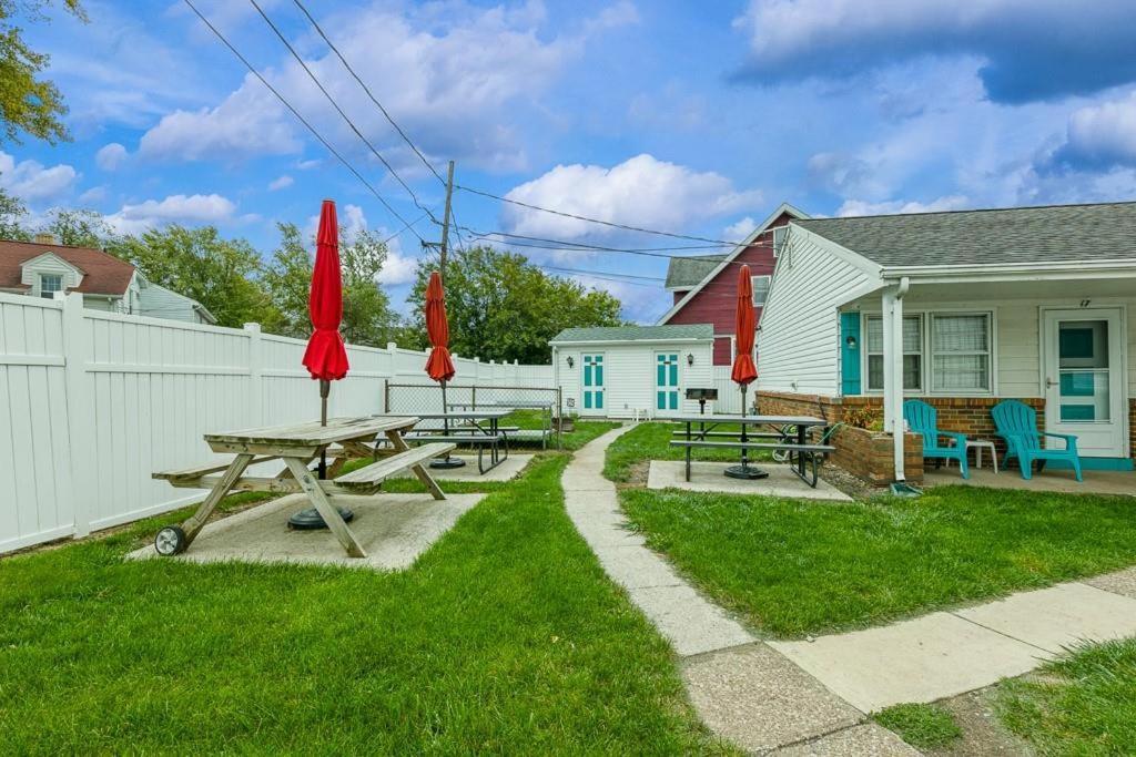 Riviera Motel Erie Exterior photo