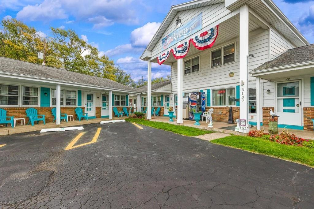 Riviera Motel Erie Exterior photo